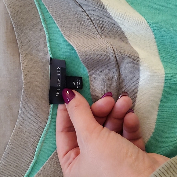 The Limited Sweater Top Nwot - Picture 2 of 2
